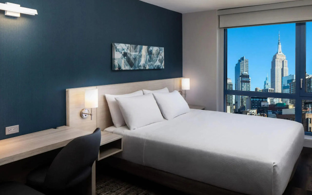 Plus sofa bed Double room with city view