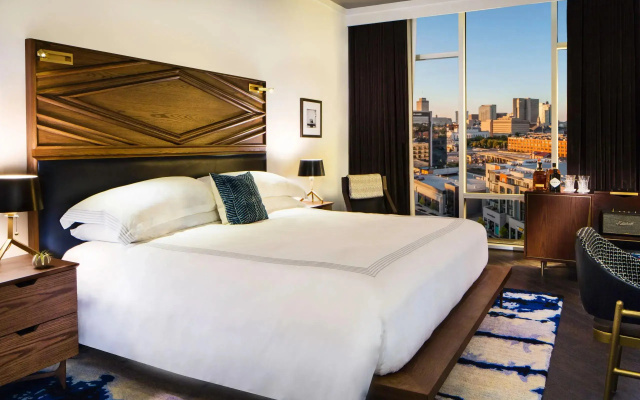 Room with city view