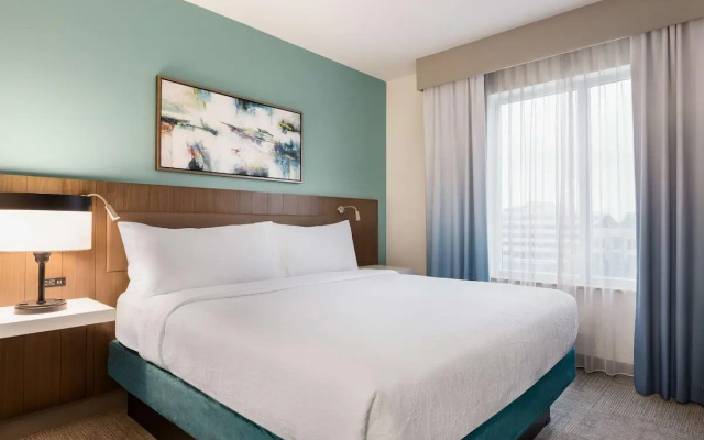 Deluxe Accessible Double Suite