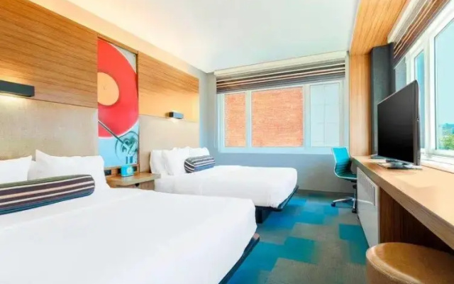 Aloft Twin room