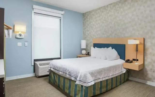 Hearing Accessible Double Suite