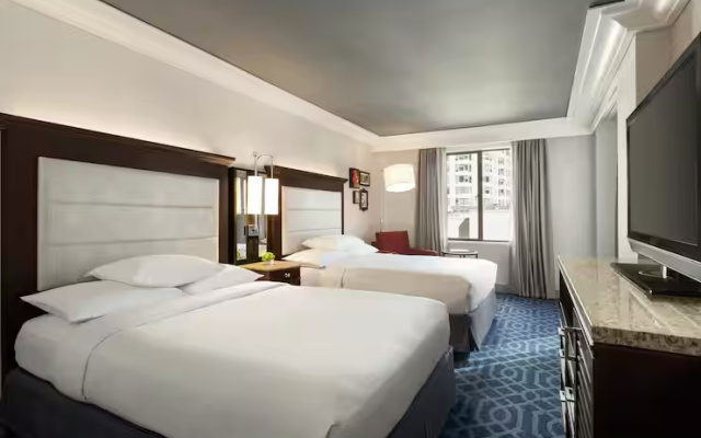 Larger Corner Quadruple room with city view