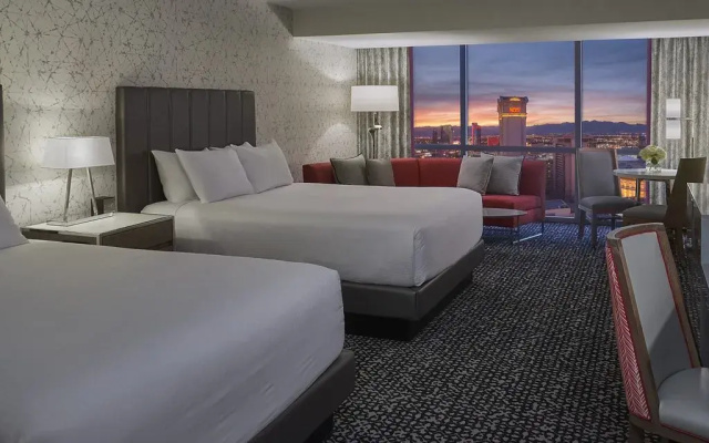 Executive Flamingo Twin room