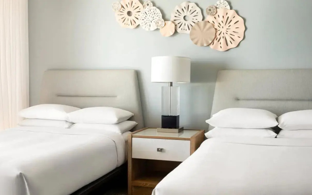 Paoakalani Twin room with balcony and with ocean view