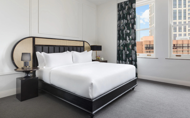 Deluxe Accessible room with city view