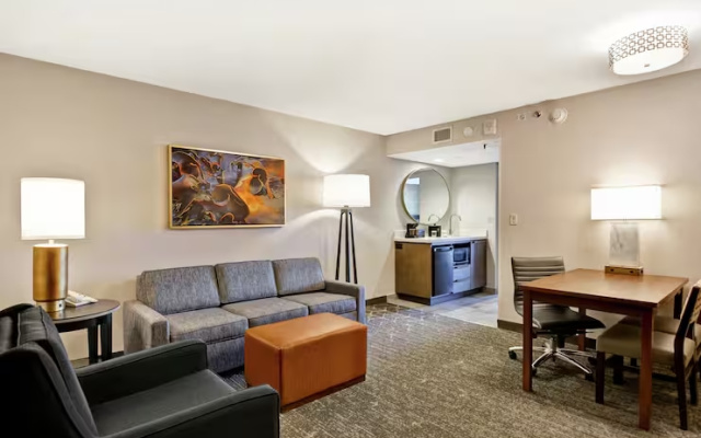 1 Bdrm Premium Suite