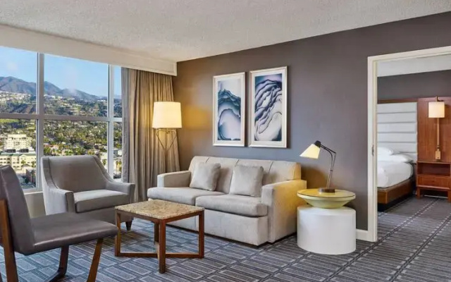 1 Bedroom Governors Double Suite