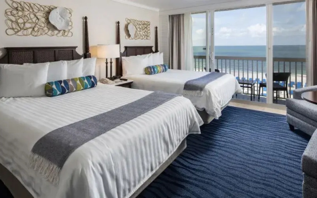 Gulf Front Quadruple room with balcony