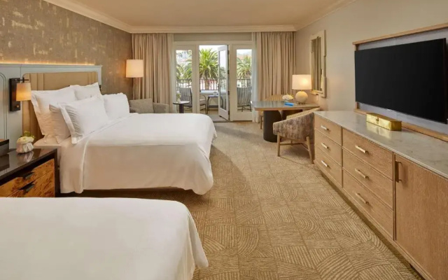 Twin room with ocean view