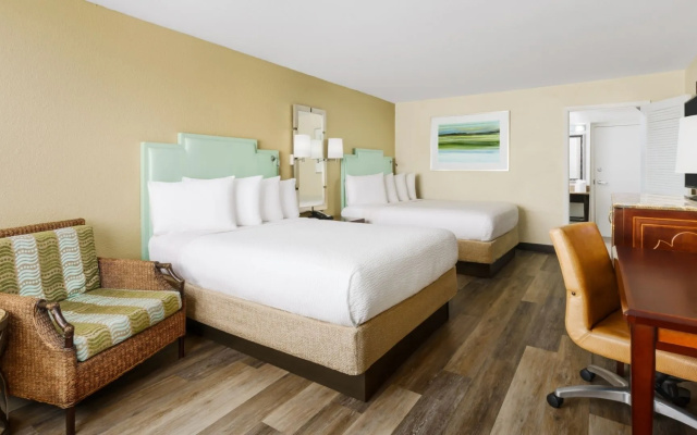 Quadruple room with pool view
