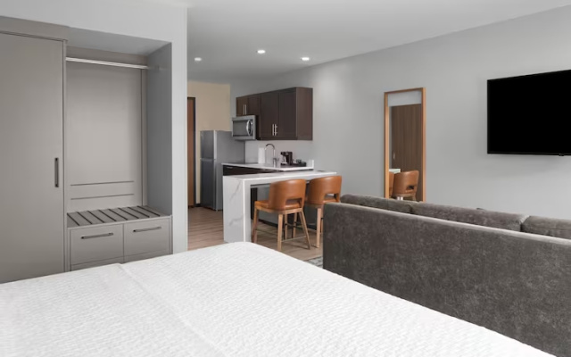 1 Bedroom Double Suite