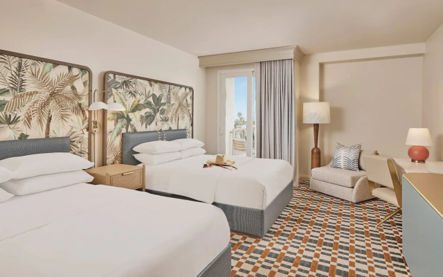 Twin room with city view