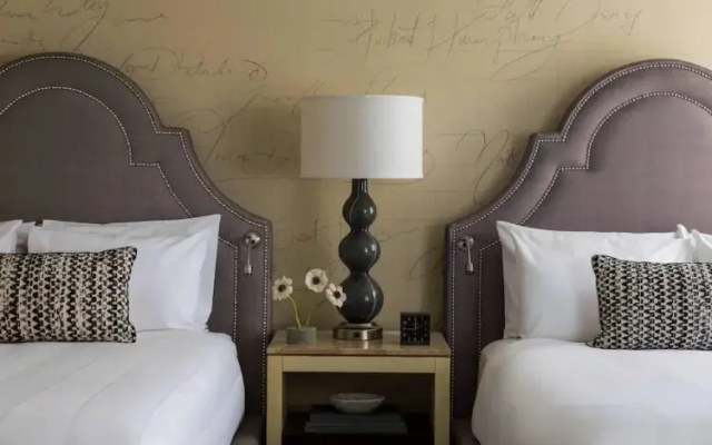 Quadruple Guest room
