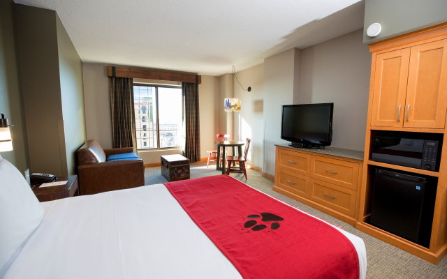 Deluxe Quadruple Suite