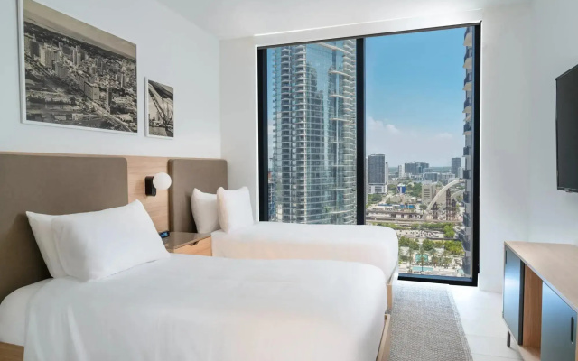 3 Bedrooms Skyline Suite with balcony
