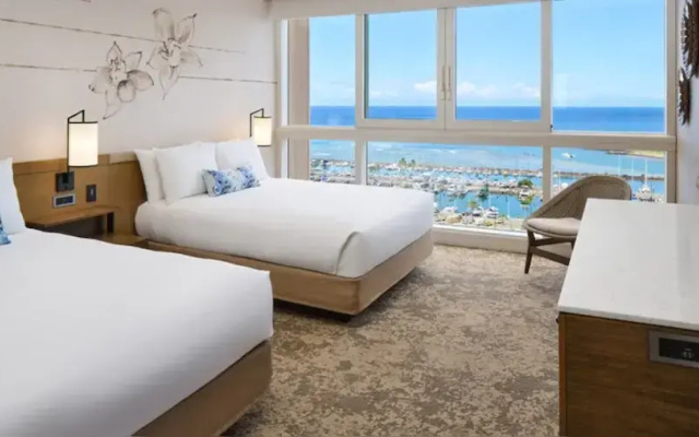 Premier Twin Club room oceanfront