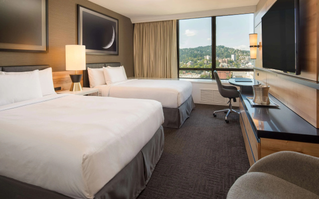 High Floor Twin Guest room with city view