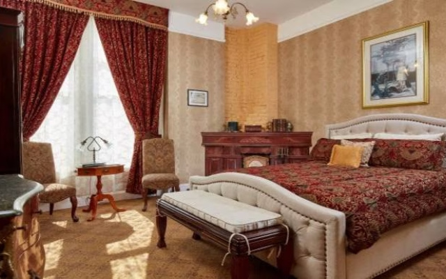 Victorian Fireplace Double room