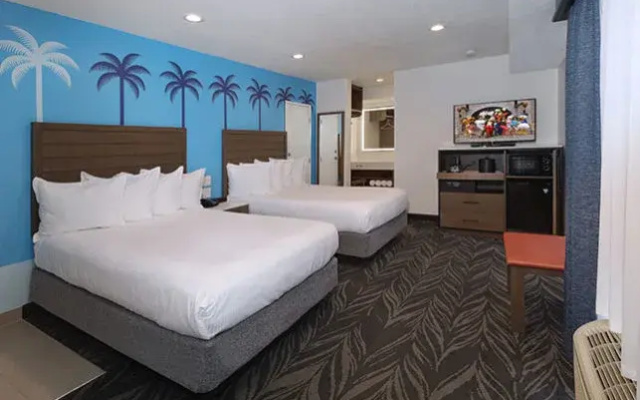 Quadruple Family Suite