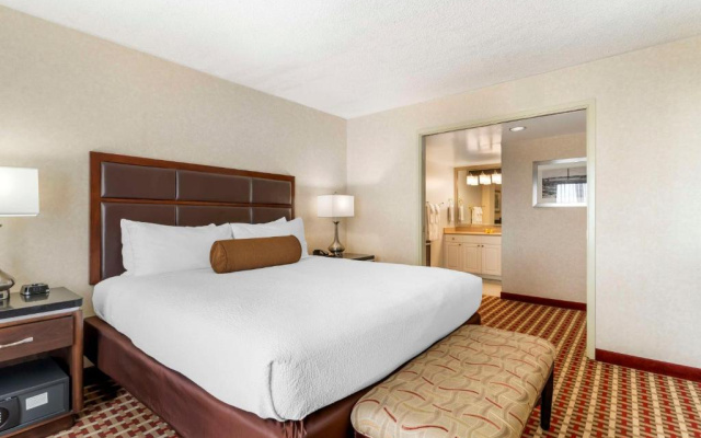 Executive Level Double Suite