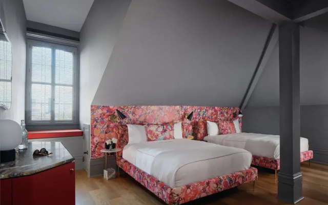 Magazine room