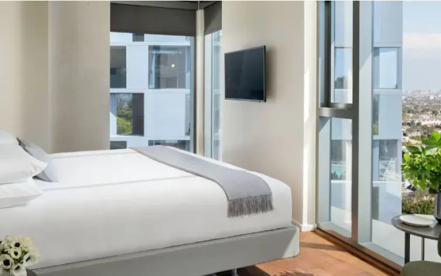 2 Bedrooms Bi-Level Penthouse