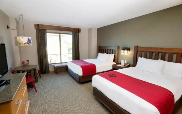 Deluxe Quadruple Suite with balcony