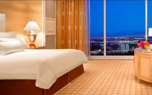 Executive Wynn Double Tower Suite