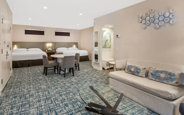 Coronado Junior Suite