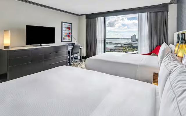 Quadruple Junior Suite with bay view