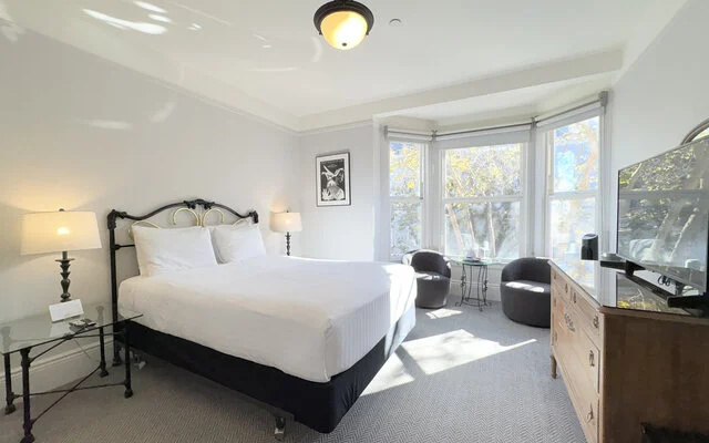 Deluxe Bay Window Double room