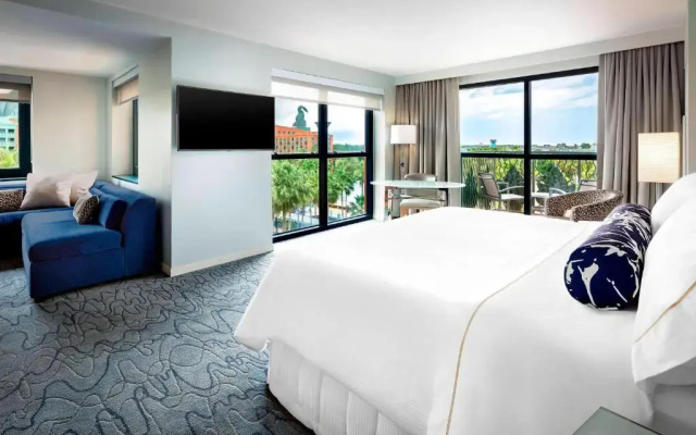 Deluxe Alcove Double room with balcony
