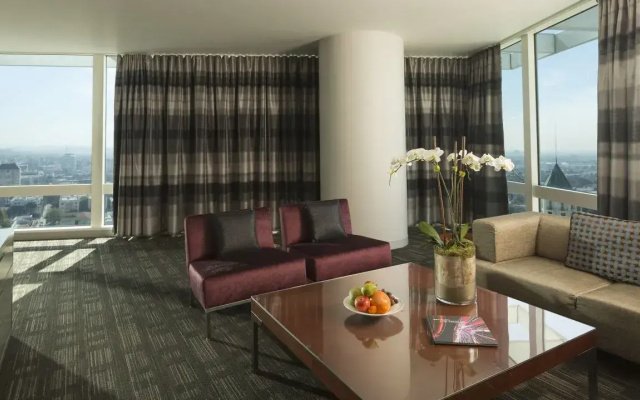 Corner Double Suite