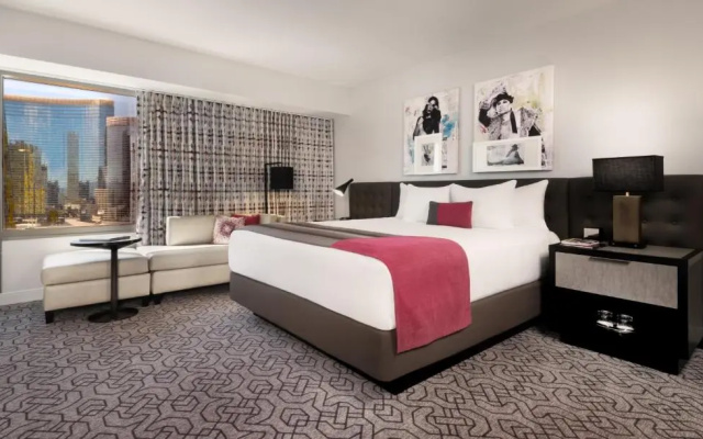 Ultra Boulevard Double Suite