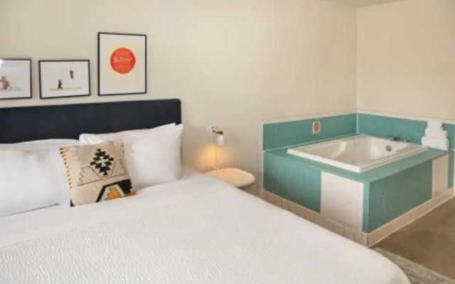 Whirlpool Patio Double room