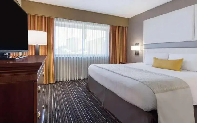 1 Bedroom Stratford Double Suite