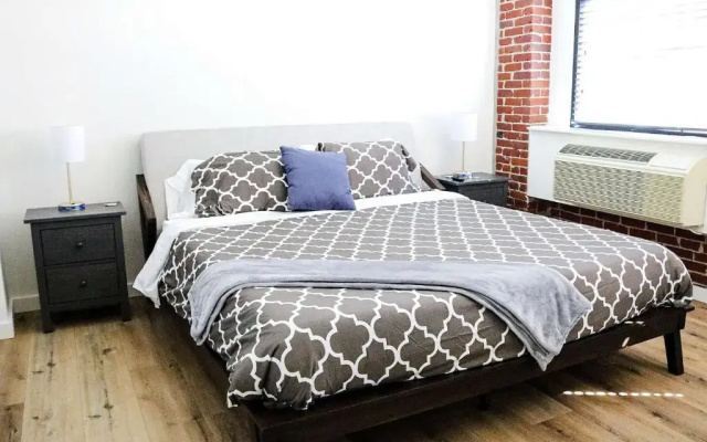 1 Bedroom Accessible Quadruple Suite