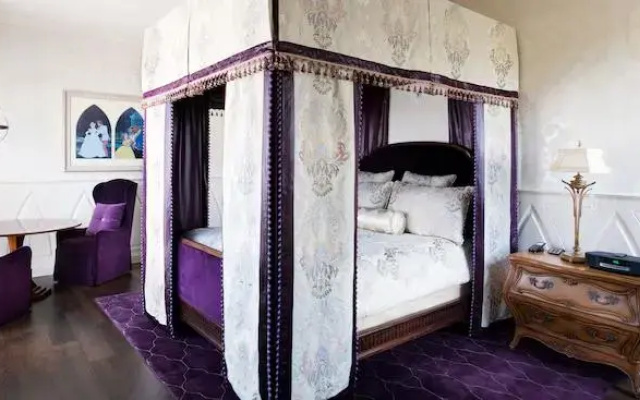 1 Bedroom Fairytale Suite