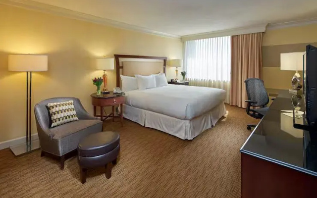 Corner room