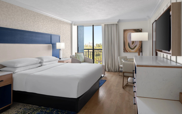 Guest room with balcony and with gulf view