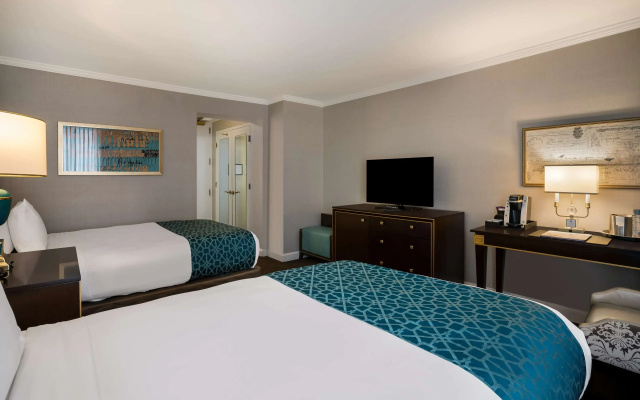 Sonesta Quadruple room