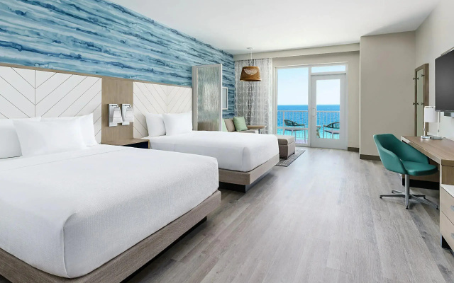 Twin room with balcony and with gulf view