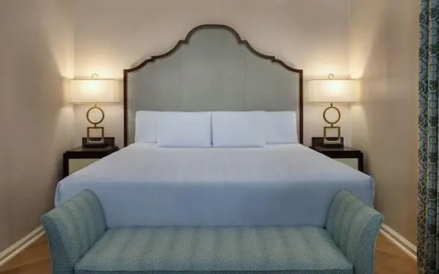 2 Bedrooms Club Level Suite