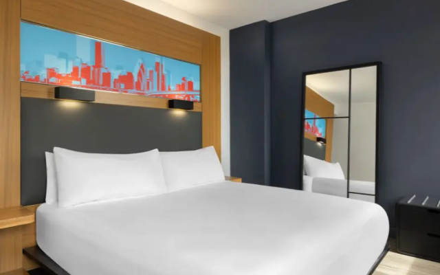Aloft Double room