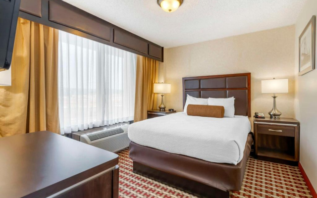 2 Bedrooms Executive Level Suite