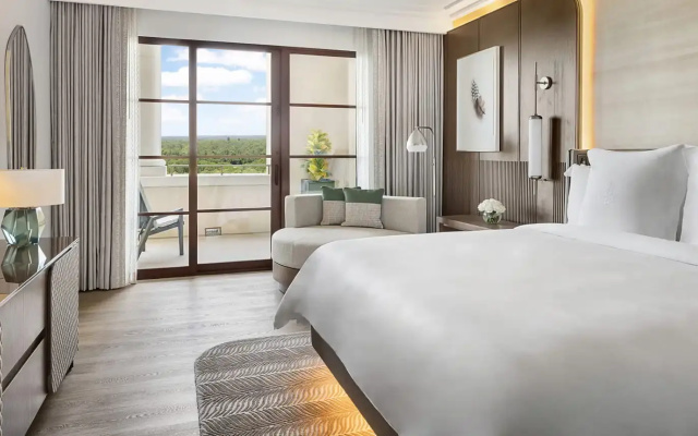 Deluxe Suite with lake view