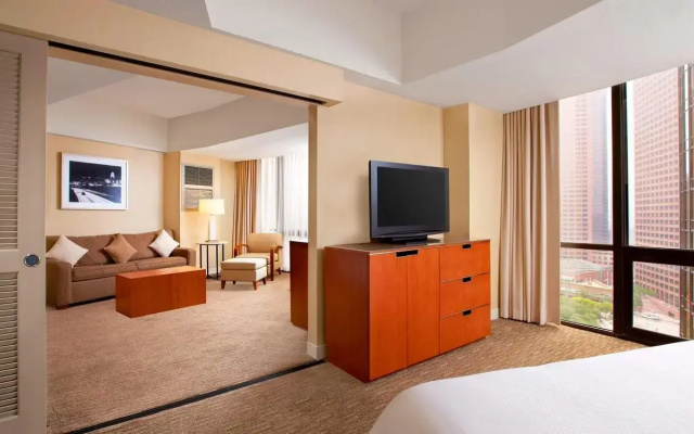 1 Bedroom Accessible Tower Double Suite with city view