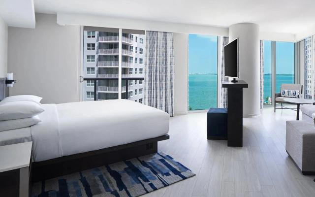 Junior Suite with balcony and with bay view