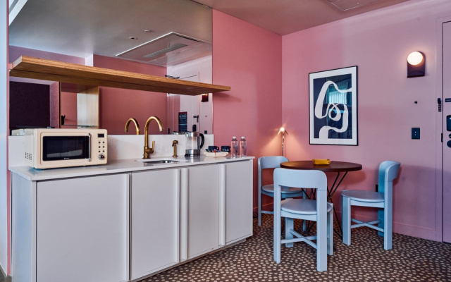 Tri Double Suite