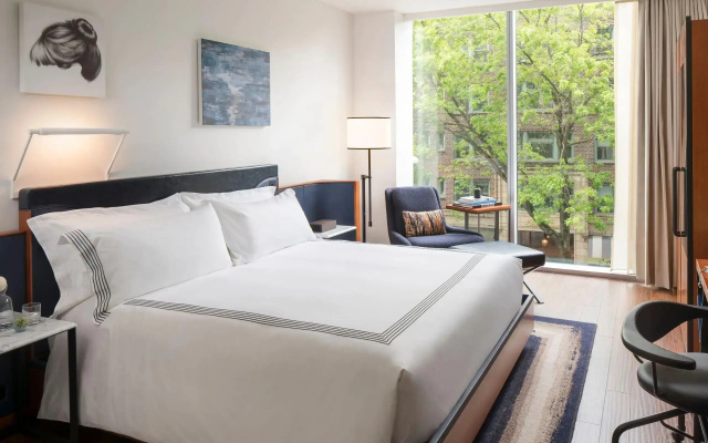 Deluxe room with water view